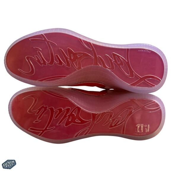 Athletic_Shoes